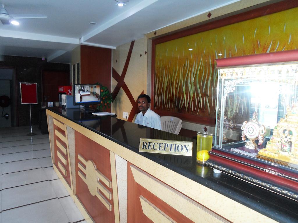 Psr Hotell Tirupati Eksteriør bilde