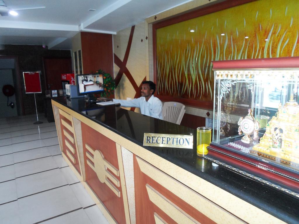 Psr Hotell Tirupati Eksteriør bilde