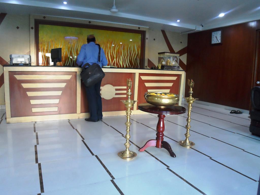 Psr Hotell Tirupati Eksteriør bilde