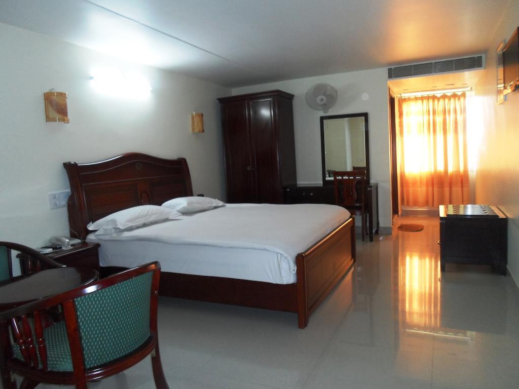 Psr Hotell Tirupati Eksteriør bilde