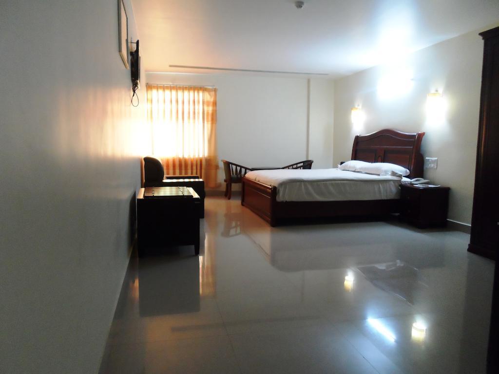 Psr Hotell Tirupati Eksteriør bilde